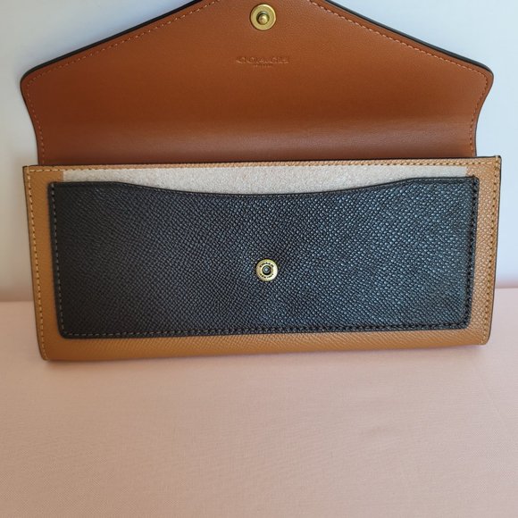 COACH Wyn Envelope Colorblocked Crossgrain Leather Wallet- Light Camel Multi⭐ - Picture 10 of 16